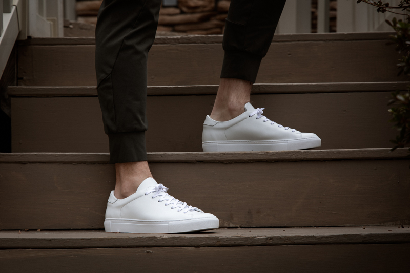 Minimalist sneakers store mens